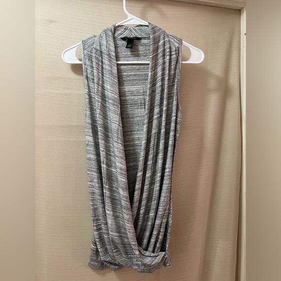 ⚫️ BOGO Banana Republic Gray Sleeveless Open Front Drape Shirt Size Small - Picture 1 of 7